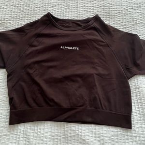 Alphalete Amplify Crop